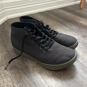 NOBULL Recs Canvas Mid Trainer - Black/Army Green